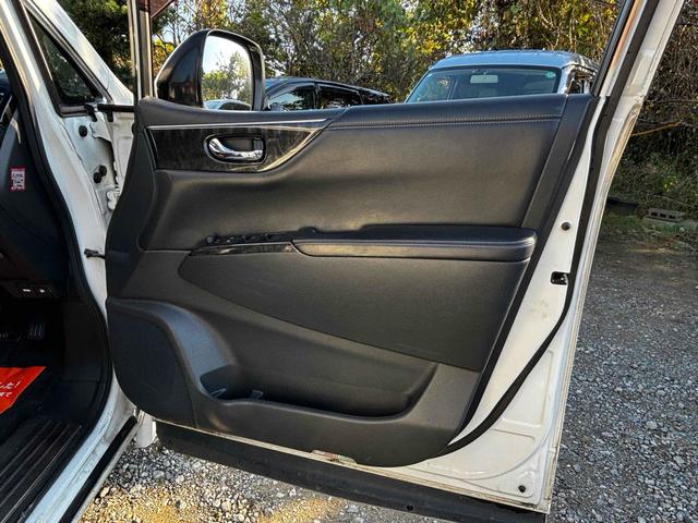 ご覧頂きまして誠に有難うございます！！是非ご来店して頂き、実際にご覧になって頂ければと思います。お客様からのご連絡をスタッフ一同、心よりお待ちしております