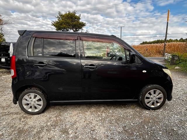 ワゴンＲ ＦＸリミテッド　ＥＴＣ　スマートキー　電動格納ミラー　ベンチシート　ＡＴ　盗難防止システム　ＣＤ　アルミホイール　衝突安全ボディ　エアコン　パワーステアリング　パワーウィンドウ（18枚目）