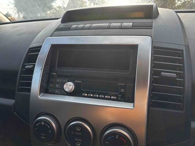 プレマシー ２０Ｓ　ＥＴＣ　クリアランスソナー　両側電動スライドドア　ＨＩＤ　スマートキー　電動格納ミラー　３列シート　フルフラット　オットマン　ＡＴ　アルミホイール　ＣＤ　盗難防止システム　衝突安全ボディ　ＡＢＳ（9枚目）