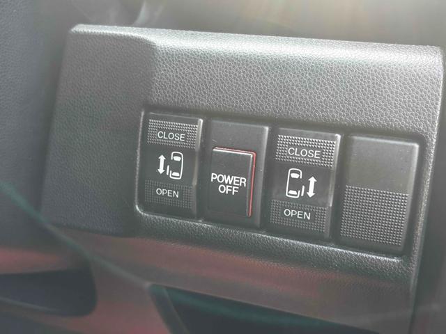 プレマシー ２０Ｓ　ＥＴＣ　クリアランスソナー　両側電動スライドドア　ＨＩＤ　スマートキー　電動格納ミラー　３列シート　フルフラット　オットマン　ＡＴ　アルミホイール　ＣＤ　盗難防止システム　衝突安全ボディ　ＡＢＳ（14枚目）