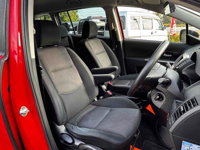 プレマシー ２０Ｓ　ＥＴＣ　クリアランスソナー　両側電動スライドドア　ＨＩＤ　スマートキー　電動格納ミラー　３列シート　フルフラット　オットマン　ＡＴ　アルミホイール　ＣＤ　盗難防止システム　衝突安全ボディ　ＡＢＳ（38枚目）