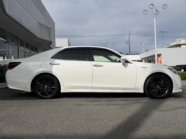 クラウンハイブリッド アスリートS ブラックスタイル 純正ナビ/バックカメラ/純正18インチAW/レーダークルーズコントロール/プッシュスタート/パワーシート/Bluetooth接続可(5枚目)