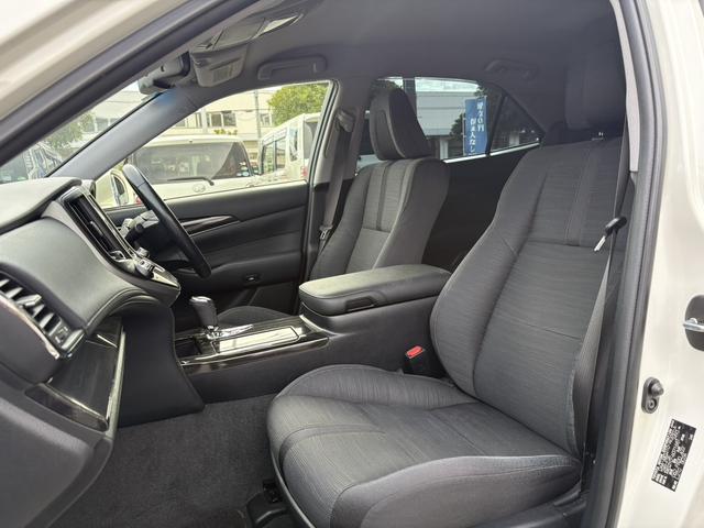 クラウンハイブリッド アスリートS ブラックスタイル 純正ナビ/バックカメラ/純正18インチAW/レーダークルーズコントロール/プッシュスタート/パワーシート/Bluetooth接続可(12枚目)