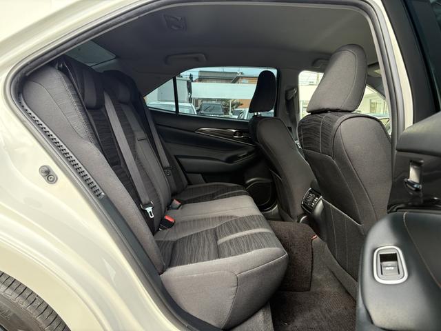 クラウンハイブリッド アスリートS ブラックスタイル 純正ナビ/バックカメラ/純正18インチAW/レーダークルーズコントロール/プッシュスタート/パワーシート/Bluetooth接続可(13枚目)