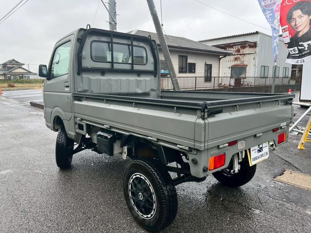 キャリイトラック ＫＣエアコン・パワステ　軽キャンパーベース車　リフトＵＰ　フロントガードバー　社外ナビ　社外アルミ　ＥＴＣ　全塗装（2枚目）
