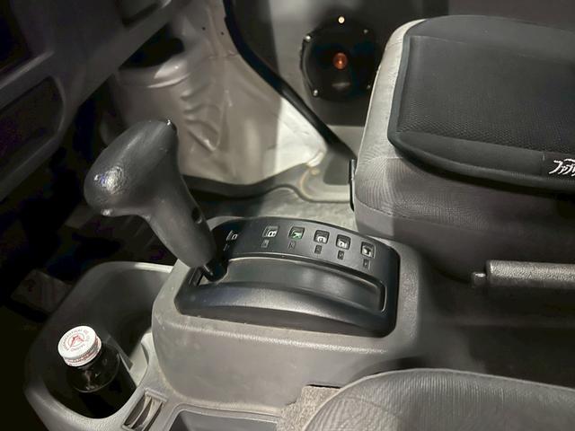 ミニキャブトラック ＶＸ－ＳＥ　キッチンカー仕様　内装完備　２層シンク　換気扇　作業テーブル　オートマチック　エアコン　パワステ（10枚目）