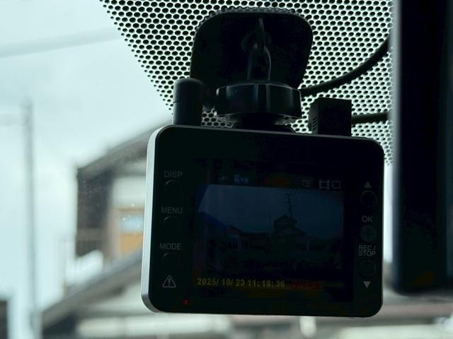 アイシス プラタナリミテッド　ナビ　地デジ　両側パワースライド　プッシュスタート　ＥＴＣ　ドラレコ　ＨＩＤ（29枚目）