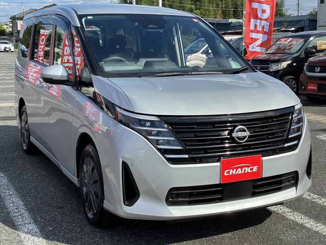 セレナ ｅ－パワー　Ｘ　オーディオレス　プロパイロット　電動格納ドアミラー　ＵＳＢ　パワーウィンドウ　オートエアコン　オートライト　スマートキー　両側スライドドア　運転席エアーバック　助手席エアーバック　パワーステアリング（6枚目）