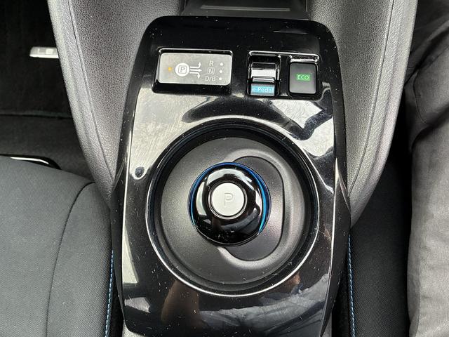 リーフ Ｓ　純正ナビ　フルセグＴＶ　ＣＤ　Ｂｌｕｅｔｏｏｔｈ接続　バックカメラ　クルーズコントロール　ハンドルヒーター　シートヒーター　オートライト　電格ミラー　ＥＴＣ　純正ナビ　フルセグＴＶ　ＣＤ（31枚目）
