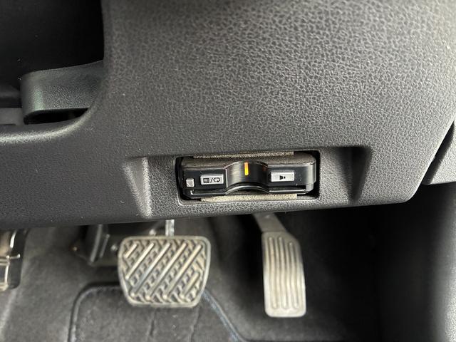 リーフ Ｓ　純正ナビ　フルセグＴＶ　ＣＤ　Ｂｌｕｅｔｏｏｔｈ接続　バックカメラ　クルーズコントロール　ハンドルヒーター　シートヒーター　オートライト　電格ミラー　ＥＴＣ　純正ナビ　フルセグＴＶ　ＣＤ（41枚目）