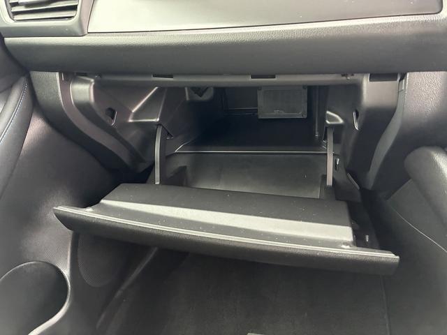 リーフ Ｓ　純正ナビ　フルセグＴＶ　ＣＤ　Ｂｌｕｅｔｏｏｔｈ接続　バックカメラ　クルーズコントロール　ハンドルヒーター　シートヒーター　オートライト　電格ミラー　ＥＴＣ　純正ナビ　フルセグＴＶ　ＣＤ（42枚目）
