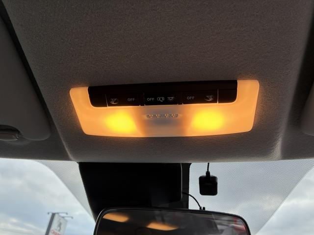 リーフ Ｓ　純正ナビ　フルセグＴＶ　ＣＤ　Ｂｌｕｅｔｏｏｔｈ接続　バックカメラ　クルーズコントロール　ハンドルヒーター　シートヒーター　オートライト　電格ミラー　ＥＴＣ　純正ナビ　フルセグＴＶ　ＣＤ（43枚目）