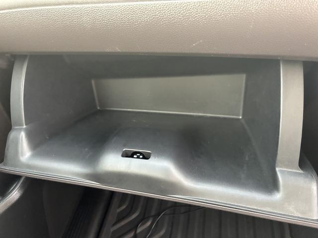 フリード＋ハイブリッド ハイブリッドＧ・ホンダセンシング　ディスプレイオーディオ　ＣＤ　Ｂｌｕｅｔｏｏｔｈ接続　バックカメラ　スマートキープッシュスタート　クルーズコントロール　両側電動スライドドア　レーンキープアシスト　ＥＴＣ　シートヒーター　ＬＥＤ（28枚目）