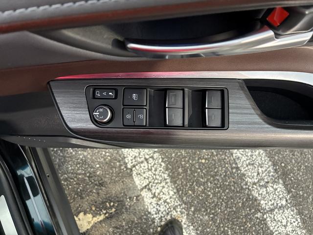 ハリアーハイブリッド Ｚ　ＪＢＬナビ　レーダークルーズコントロール　オートライト　オートハイビーム　電動リアゲート　バックカメラ　フルセグＴＶ　ＬＥＤヘッドライト　レーンキープアシスト　ＥＴＣ　モデリスタエアロ（42枚目）