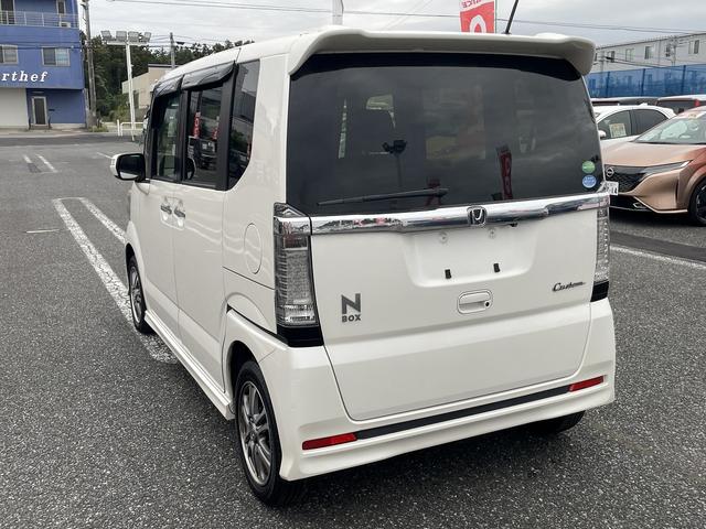 Ｎ－ＢＯＸカスタム Ｇ・Ｌパッケージ　純正ナビ　フルセグＴＶ　ＣＤ　ＤＶＤ　Ｂｌｕｅｔｏｏｔｈ　バックカメラ　ステアリングリモコン　左側パワースライドドア　ＥＴＣ　ＨＩＤライト　純正アルミ（12枚目）