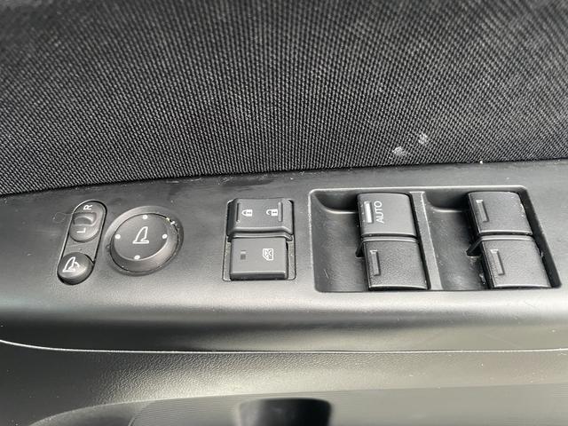 Ｎ－ＢＯＸカスタム Ｇ・Ｌパッケージ　純正ナビ　フルセグＴＶ　ＣＤ　ＤＶＤ　Ｂｌｕｅｔｏｏｔｈ　バックカメラ　ステアリングリモコン　左側パワースライドドア　ＥＴＣ　ＨＩＤライト　純正アルミ（44枚目）