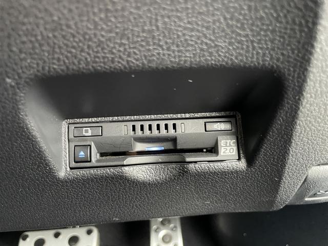 プリウスＰＨＶ Ｓナビパッケージ・ＧＲスポーツ　ＳＤナビゲーションシステム　フルセグテレビ　ＢＬＵＥＴＯＯＴＨ　バックカメラ　前席シートヒーター　ステアリングスイッチ　クルーズコントロール　ＡＣ１００Ｖ電源　ＥＴＣ２．０　スマートキー　フォグランプ（43枚目）