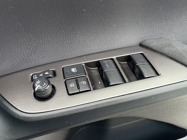 プリウスＰＨＶ Ｓナビパッケージ・ＧＲスポーツ　ＳＤナビゲーションシステム　フルセグテレビ　ＢＬＵＥＴＯＯＴＨ　バックカメラ　前席シートヒーター　ステアリングスイッチ　クルーズコントロール　ＡＣ１００Ｖ電源　ＥＴＣ２．０　スマートキー　フォグランプ（46枚目）