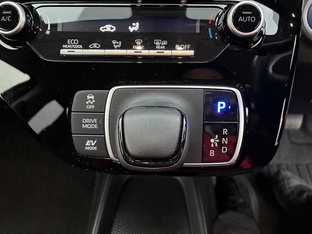 アクア Ｘ　純正ナビ　バックカメラ　ＥＴＣ　レーダークルーズコントロール　ＡＣ１００Ｖ電源　ＬＥＤヘッドライト　オートエアコン　オートライト　　電動格納ミラー　オートハイビーム　Ｂｌｕｅｔｏｏｔｈオーディオ（28枚目）