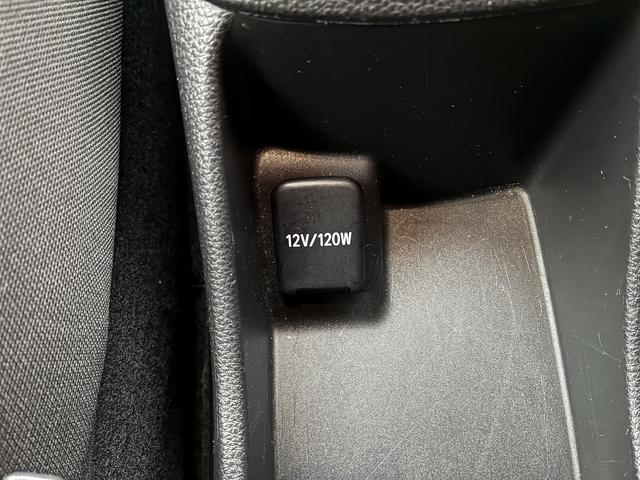 アクア Ｘ　純正ナビ　バックカメラ　ＥＴＣ　レーダークルーズコントロール　ＡＣ１００Ｖ電源　ＬＥＤヘッドライト　オートエアコン　オートライト　　電動格納ミラー　オートハイビーム　Ｂｌｕｅｔｏｏｔｈオーディオ（31枚目）