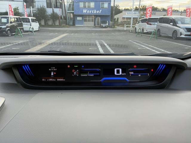 フリードハイブリッド ハイブリッド・Ｇ　ＳＤナビゲーションシステム　ワンセグテレビ　ＣＤ　ＢＬＵＥＴＯＯＴＨ　バックカメラ　ステアリングスイッチ　クルーズコントロール　両側電動スライドドア　電動格納ドアミラー　ＥＴＣ　横滑り防止装置　ＬＥＤ（43枚目）