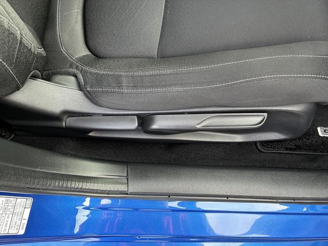 シビック ハッチバック　ホンダセンシング　純正ナビ　ＣＤ　ＤＶＤ　フルセグＴＶ　Ｂｌｕｅｔｏｏｔｈ接続　ホンダセンシング　バックカメラ　ＬＥＤヘッドライト　シートヒーター　ドライブレコーダー　ＥＴＣ　クルーズコントロール　レーンキープアシスト（26枚目）