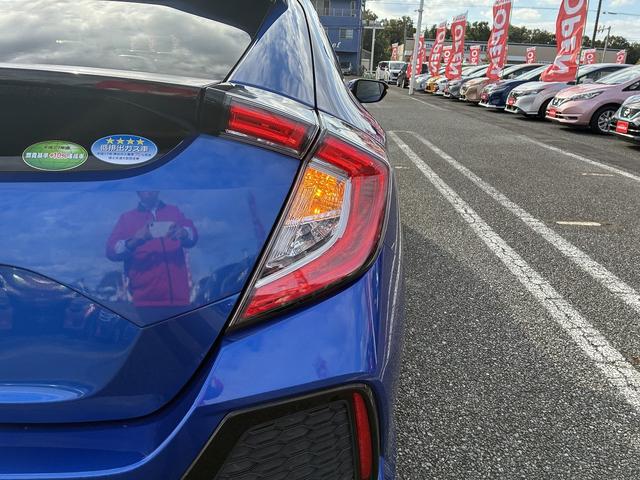 シビック ハッチバック　ホンダセンシング　純正ナビ　ＣＤ　ＤＶＤ　フルセグＴＶ　Ｂｌｕｅｔｏｏｔｈ接続　ホンダセンシング　バックカメラ　ＬＥＤヘッドライト　シートヒーター　ドライブレコーダー　ＥＴＣ　クルーズコントロール　レーンキープアシスト（53枚目）