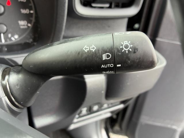 シエンタ G ディスプレイオーディオ BLUETOOTH 全方位カメラ ステアリングスイッチ クルーズコントロール オートライト オートエアコン LEDヘッドライト 両側電動スライドドア オートマチックハイビーム(34枚目)