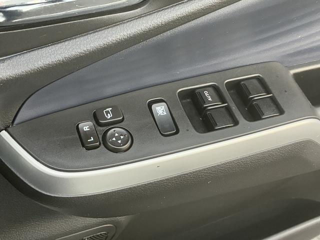 ソリオ ハイブリッドMX 助手席側電動スライドドア 衝突被害軽減ブレーキ レーンキープアシスト コーナーセンサー アイドリングストップ 電動格納ドアミラー 純正18インチアルミホイール オートライト スマートキー シートヒータ(43枚目)