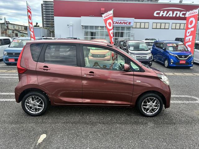 デイズ Ｓ　フルセグテレビ　エアコン　アイドリングストップ　スマートキー　ＵＳＢ接続　集中ドアロック　社外１４インチアルミホイール　エアバッグ　パワーウィンドウ　電動格納ミラー　ＡＢＳ　保証書　取扱説明書（8枚目）