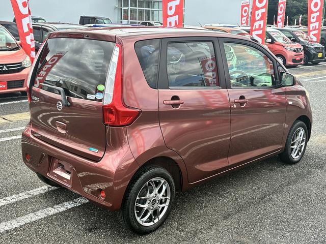 デイズ Ｓ　フルセグテレビ　エアコン　アイドリングストップ　スマートキー　ＵＳＢ接続　集中ドアロック　社外１４インチアルミホイール　エアバッグ　パワーウィンドウ　電動格納ミラー　ＡＢＳ　保証書　取扱説明書（9枚目）