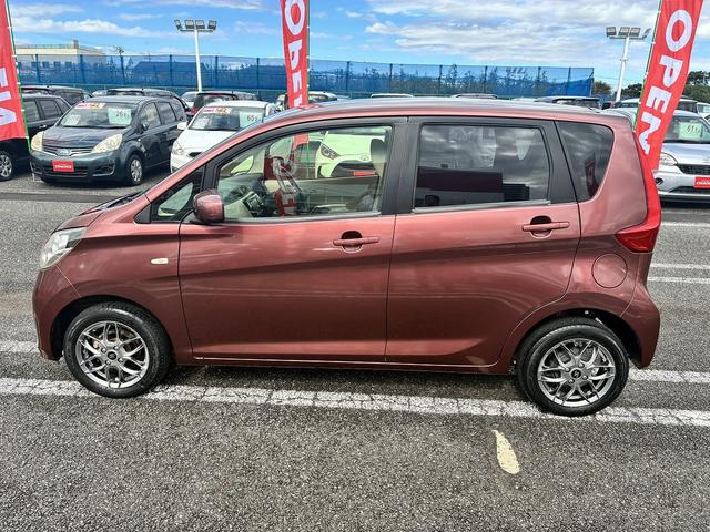 デイズ Ｓ　フルセグテレビ　エアコン　アイドリングストップ　スマートキー　ＵＳＢ接続　集中ドアロック　社外１４インチアルミホイール　エアバッグ　パワーウィンドウ　電動格納ミラー　ＡＢＳ　保証書　取扱説明書（12枚目）