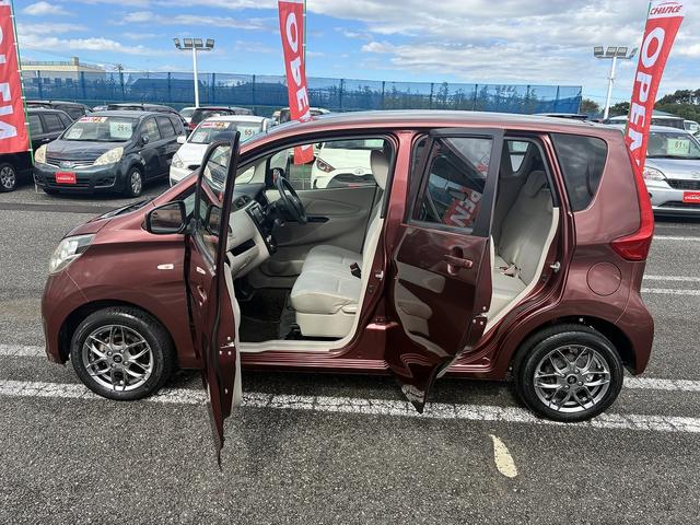 デイズ Ｓ　フルセグテレビ　エアコン　アイドリングストップ　スマートキー　ＵＳＢ接続　集中ドアロック　社外１４インチアルミホイール　エアバッグ　パワーウィンドウ　電動格納ミラー　ＡＢＳ　保証書　取扱説明書（13枚目）