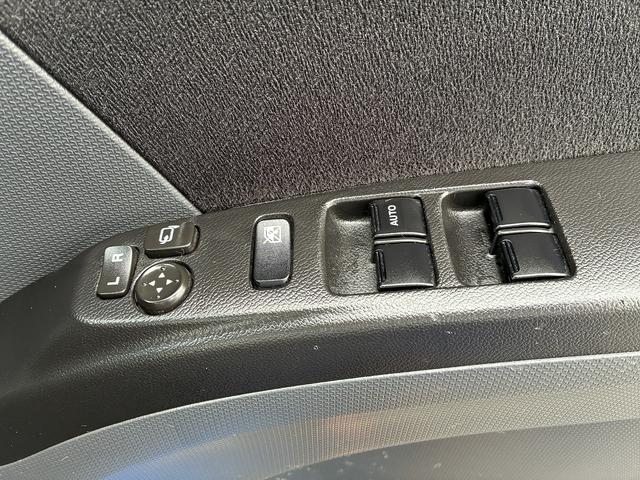 ソリオ Gリミテッド SDナビゲーションシステム フルセグテレビ CD DVD BLUETOOTH バックカメラ HIDヘッドライト 左側電動スライドドア ETC 電動格納ドアミラー スマートキー プッシュスタート(52枚目)