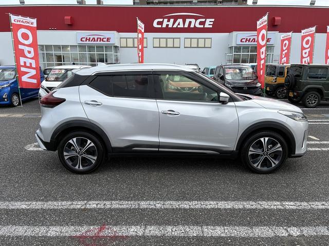 キックス Ｘ　ＣＤ　ＤＶＤ　シートヒーター　ハンドルヒーター　プロパイロット　アラウンドビューモニター　ＬＥＤヘッドライト　デジタルインナーミラー　オートライト　衝突軽減　電格ミラー　サイドエアバッグ（8枚目）