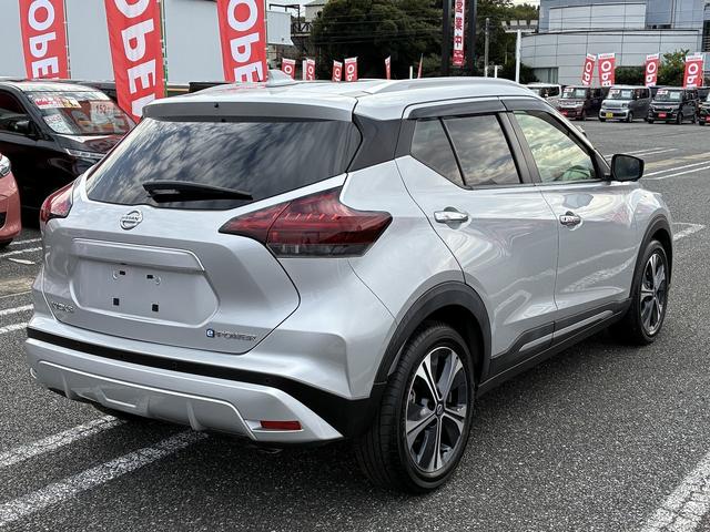 キックス Ｘ　ＣＤ　ＤＶＤ　シートヒーター　ハンドルヒーター　プロパイロット　アラウンドビューモニター　ＬＥＤヘッドライト　デジタルインナーミラー　オートライト　衝突軽減　電格ミラー　サイドエアバッグ（9枚目）