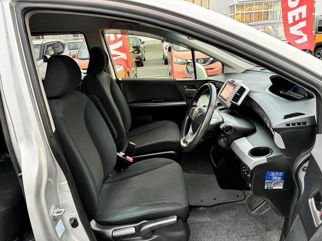 フリードハイブリッド ジャストセレクション　純正ナビゲーションシステム　ＢＬＵＥＴＯＯＴＨ　ＣＤ　ＤＶＤ　クルーズコントロール　両側電動スライドドア　バックカメラ　ステアリングリモコン　ＥＴＣ　スマートキー　パワーステアリング　パワーウインドウ（18枚目）