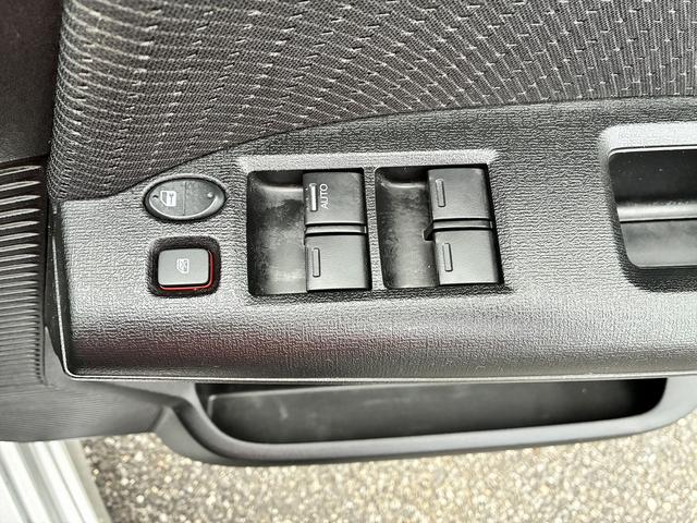 フリードハイブリッド ジャストセレクション　純正ナビゲーションシステム　ＢＬＵＥＴＯＯＴＨ　ＣＤ　ＤＶＤ　クルーズコントロール　両側電動スライドドア　バックカメラ　ステアリングリモコン　ＥＴＣ　スマートキー　パワーステアリング　パワーウインドウ（36枚目）