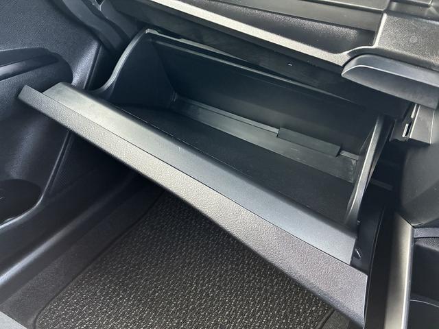 カローラフィールダー 1.5G 5速MT オートハイビーム オートエアコン 衝突軽減 レーンキープアシスト 電格ミラー カーテンエアバッグ 助手席エアバック スマートキー トヨタセーフティセンス(28枚目)