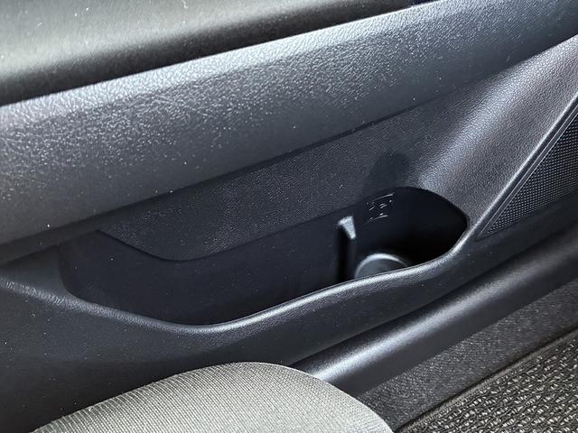 カローラフィールダー 1.5G 5速MT オートハイビーム オートエアコン 衝突軽減 レーンキープアシスト 電格ミラー カーテンエアバッグ 助手席エアバック スマートキー トヨタセーフティセンス(29枚目)