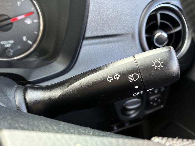 カローラフィールダー 1.5G 5速MT オートハイビーム オートエアコン 衝突軽減 レーンキープアシスト 電格ミラー カーテンエアバッグ 助手席エアバック スマートキー トヨタセーフティセンス(38枚目)