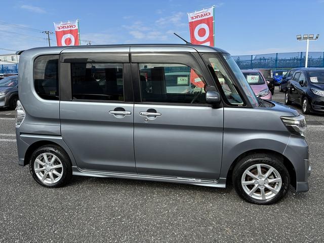 タント カスタムＸ　スマートセレクションＳＡ　Ｗエアバック　衝突軽減　フロアマット　純正ナビ　ＣＤ　スマートキー　プッシュスタート　電動格納ミラー　スライドドア（左側オート）　ＨＩＤ　オートライト　純正アルミホイール１４インチ（8枚目）