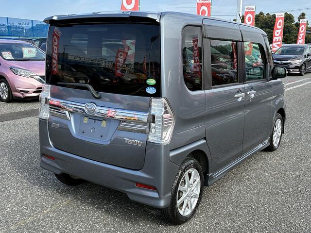 タント カスタムＸ　スマートセレクションＳＡ　Ｗエアバック　衝突軽減　フロアマット　純正ナビ　ＣＤ　スマートキー　プッシュスタート　電動格納ミラー　スライドドア（左側オート）　ＨＩＤ　オートライト　純正アルミホイール１４インチ（9枚目）