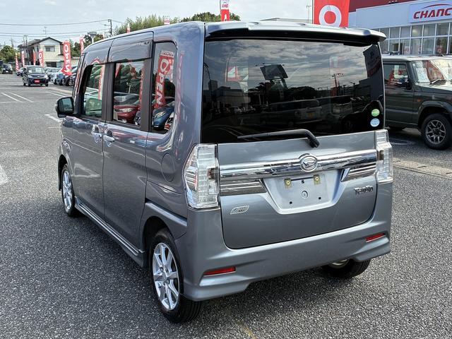 タント カスタムＸ　スマートセレクションＳＡ　Ｗエアバック　衝突軽減　フロアマット　純正ナビ　ＣＤ　スマートキー　プッシュスタート　電動格納ミラー　スライドドア（左側オート）　ＨＩＤ　オートライト　純正アルミホイール１４インチ（11枚目）