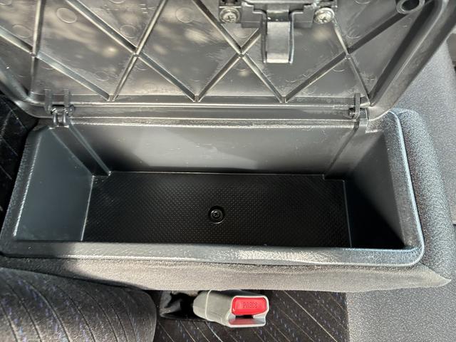 タント カスタムＸ　スマートセレクションＳＡ　Ｗエアバック　衝突軽減　フロアマット　純正ナビ　ＣＤ　スマートキー　プッシュスタート　電動格納ミラー　スライドドア（左側オート）　ＨＩＤ　オートライト　純正アルミホイール１４インチ（27枚目）