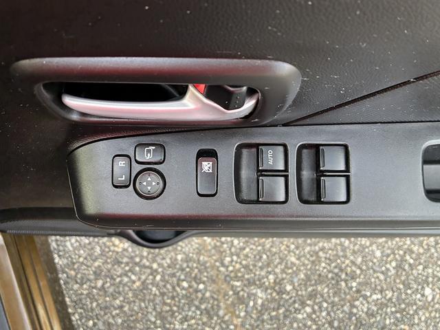 オプションにて、１年もしくは２年保証をお付けできます。走行距離無制限。消耗品まで保証。オイル交換無料チケット１０回分付。（チャンスグループ内での修理が条件です）