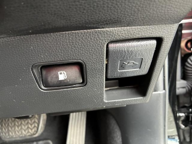 オプションにて、１年もしくは２年保証をお付けできます。走行距離無制限。消耗品まで保証。オイル交換無料チケット１０回分付。（チャンスグループ内での修理が条件です）