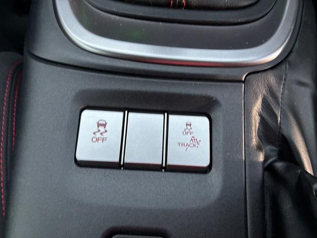 ☆ベビーカーもＯＫ！☆大きな展示場に広い通路も有りますので、お子様連れでのご来店も大歓迎です！ベビーカーと共に、ゆっくりと展示車両をご覧頂けます。