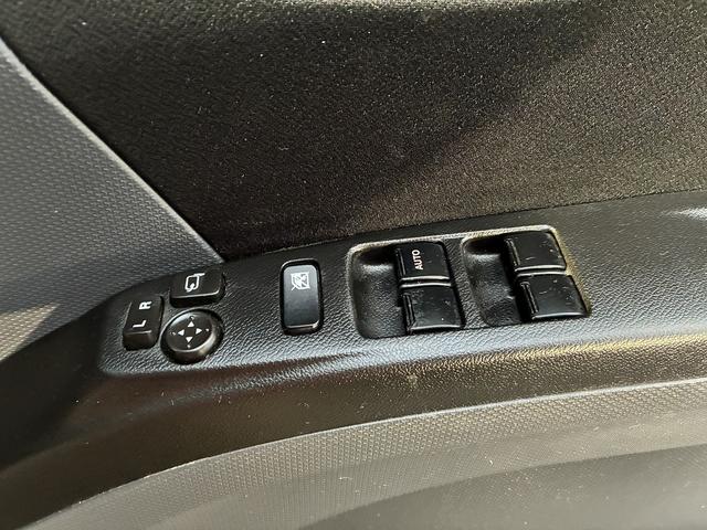 ソリオ S-DJE SDナビゲーションシステム フルセグテレビ CD DVD BLUETOOTH スマートキー プッシュスタート 両側電動スライドドア HIDヘッドライト オートライト 純正アルミホイール 電動格納ミラー(41枚目)