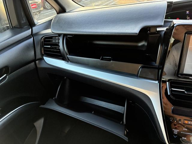 エスティマ アエラス スマート 衝突軽減 レーンアシスト 純正ナビ8インチ フルセグ CD/DVD Bluetooth バックカメラ キーレス スマートキー ETC クルーズコントロール シートヒーター オートライト 3列シート(28枚目)